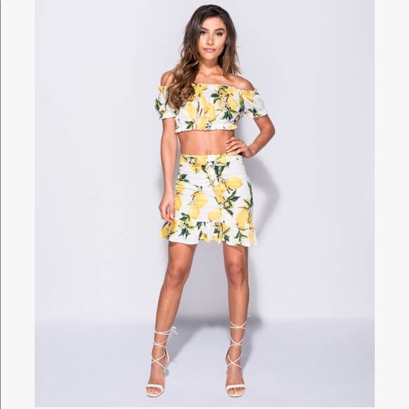 ❤️JUST IN❤️Lemon Print 2 pieces top & skirt🍋 - Picture 2 of 6